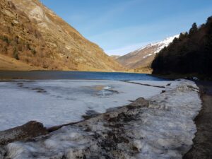 HI Lac d'Estaing enneigé B