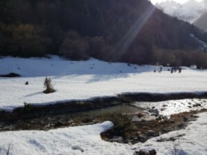 HI Vue Lac d'Estaing enneigé A